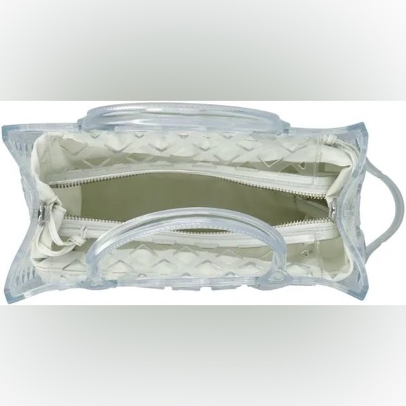 Authentic Marc Jacob’s Clear Jelly Tote w/ Dust bag (NWT) - Picture 9 of 13